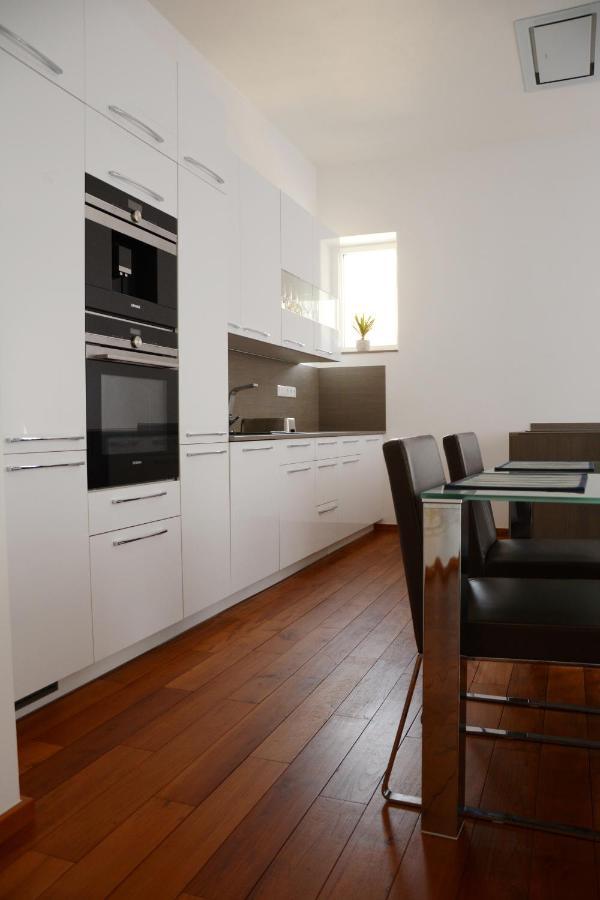 Premium Apartment Near Banska Bystrica Square With Two Big Bedrooms Luaran gambar