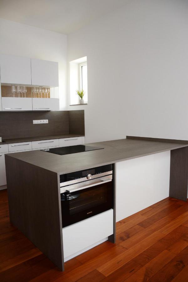 Premium Apartment Near Banska Bystrica Square With Two Big Bedrooms Luaran gambar